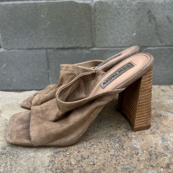 Steve Madden beige suede heeled mules - Picture 4 of 4